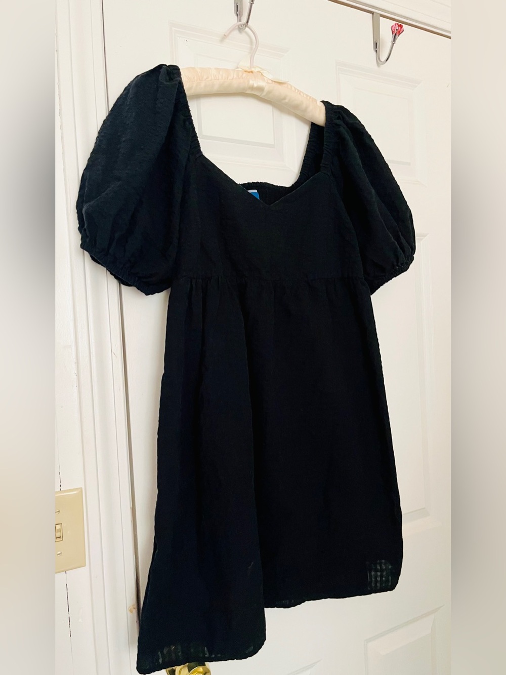 Old Navy Black Puff-Sleeve Dress